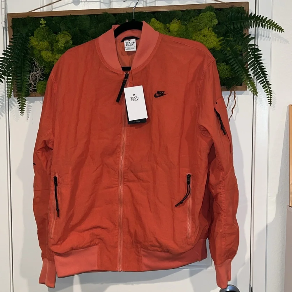 Nike Sportswear Tech Pack Bomber Jacket.  Brand New. Men's Size: M - Picture 4 of 8